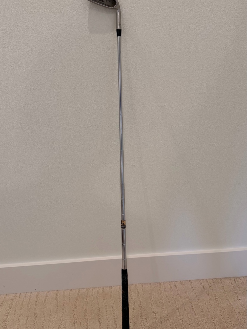 Titleist Silver and Black Men's Golf Iron